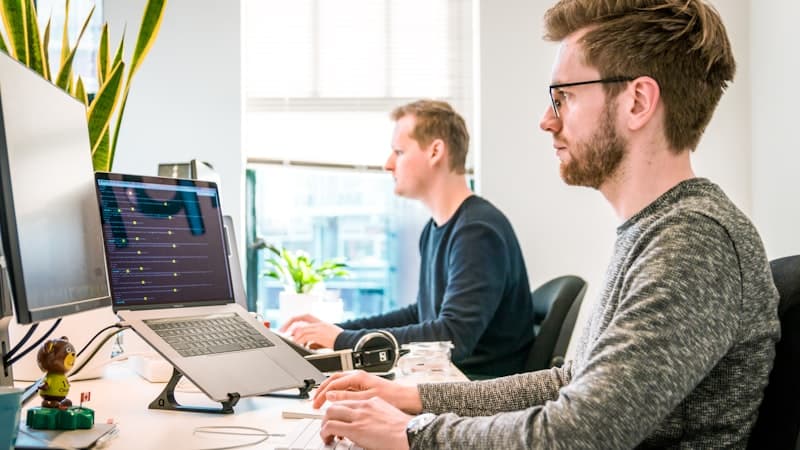 Déléguer sans perdre le contrôle : le guide du manager moderne