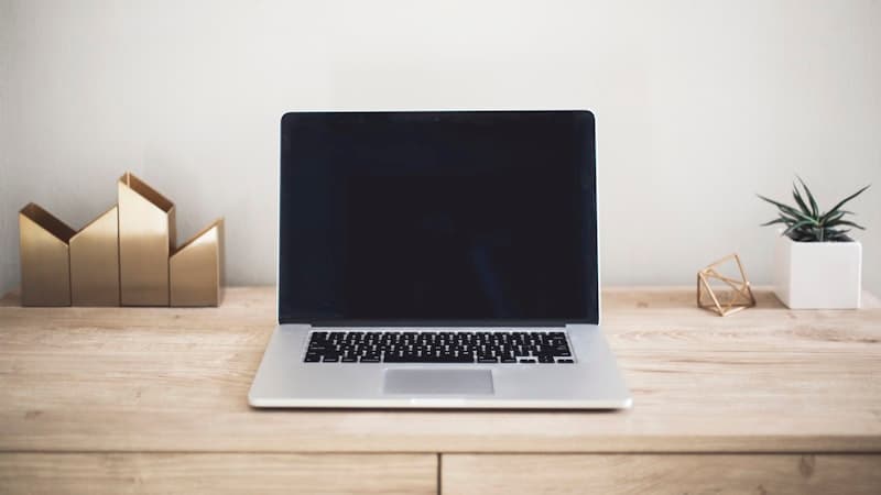 Trouver ses premiers clients en freelance : la stratégie qui marche vraiment